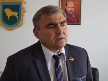 Екс-голова райради на Волині склав повноваження депутата, бо їде за кордон