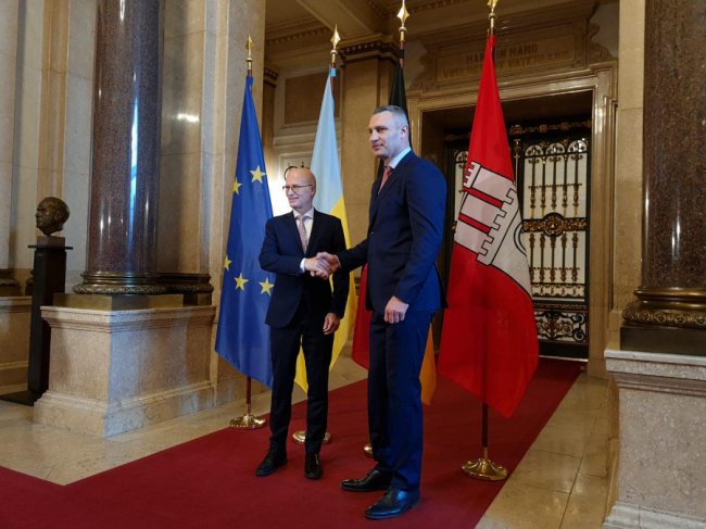 «У Києві встановлюють новітню систему оповіщення про повітряну тривогу», –  Кличко