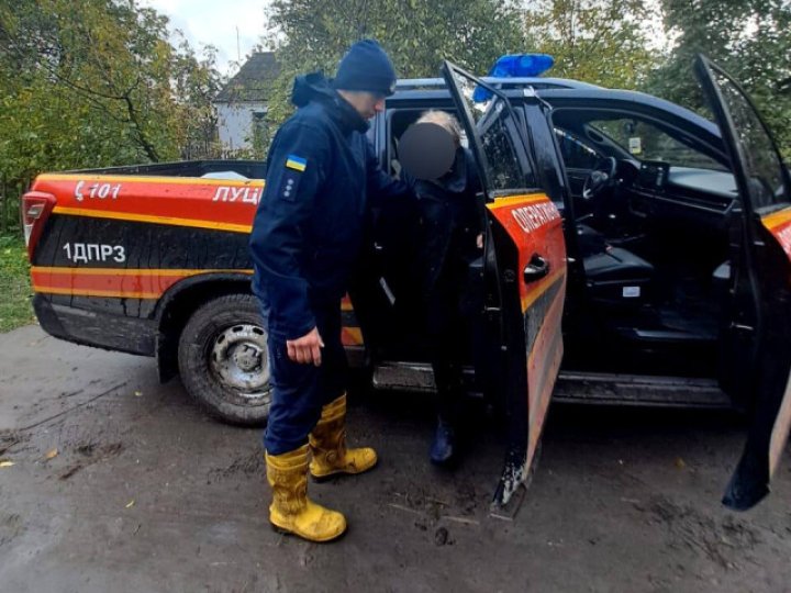 Добу блукав у лісі: на Волині розшукали чоловіка