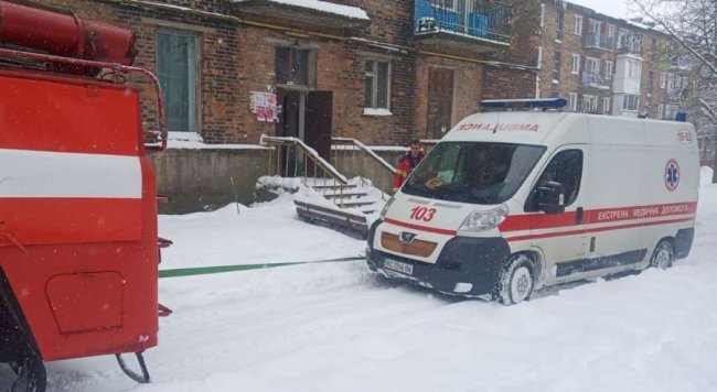 Негода на Волині: рятувальники із заметів витягнули 2 «швидкі», 18 фур і декілька легковиків