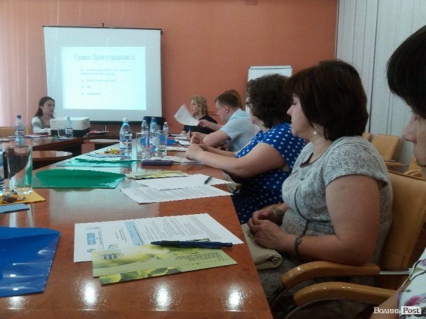 У Луцьку говорили про те, як встигати бути політиком та мамою. ФОТО