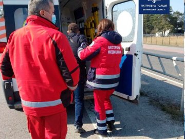 На «Ягодині» патрульні рятували чоловіка, у якого був напад епілепсії