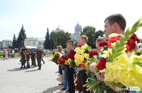 У Луцьку ховали загиблого в АТО. ФОТО