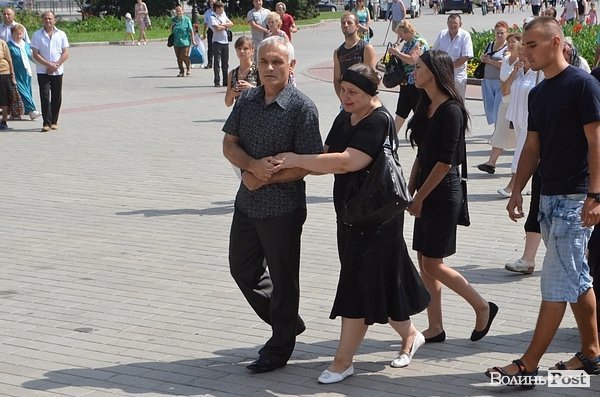 У Луцьку ховали загиблого в АТО. ФОТО