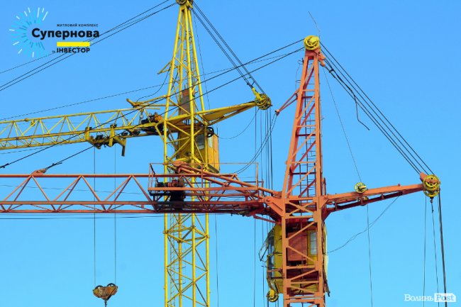 На луцькому ЖК «Супернова» зводять одночасно 5 будинків. ФОТО