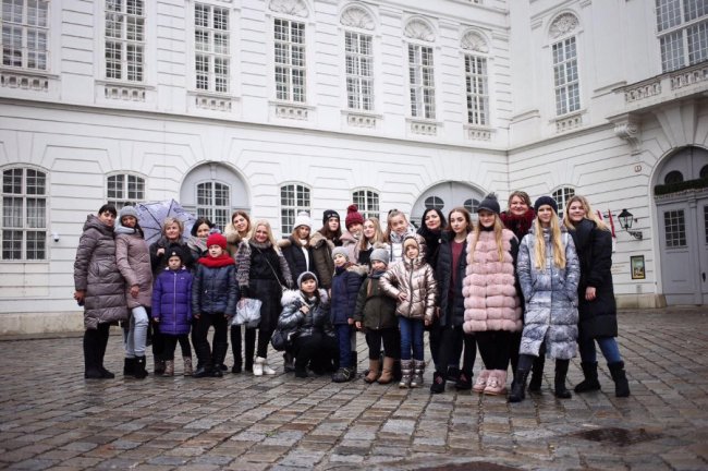 Як юні волиняни колядували у Європі. ФОТО