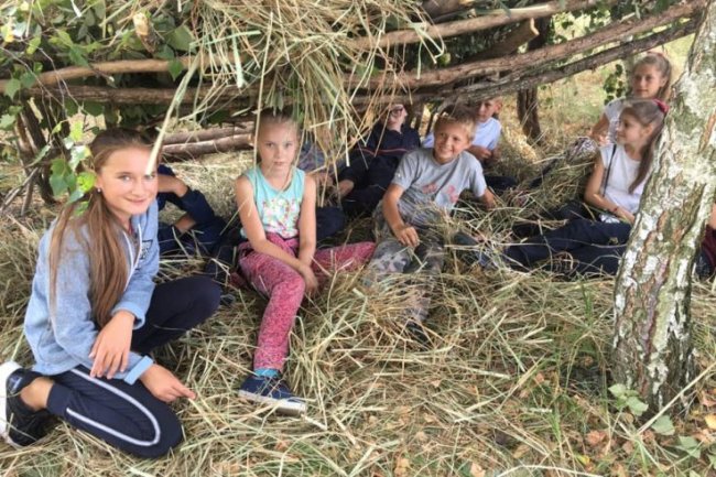 Волинські школярі влаштували спортивні змагання на природі. ФОТО