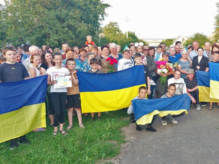 Після 2 років неволі — вдома: на Волині зустріли звільненого з полону 49-річного воїна