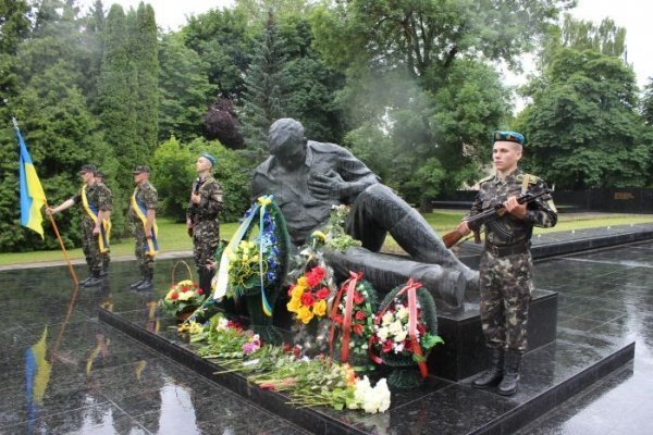У Луцьку вшанували полеглих у Великій Вітчизняній війні. ФОТО