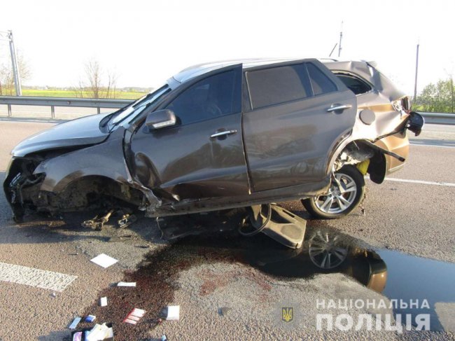 Легковик влетів у відбійник: в жахливій аварії на Житомирщині постраждали волиняни. ФОТО