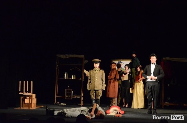 Відкриваючи сезон, «Гармидер» підняв келихи «за абсолютність руху». ФОТО