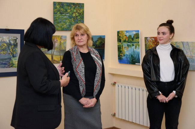 Тихий аукціон: у Луцьку в арт-галереї зібрали понад 24,6 тисяч гривень на ЗСУ. ФОТО