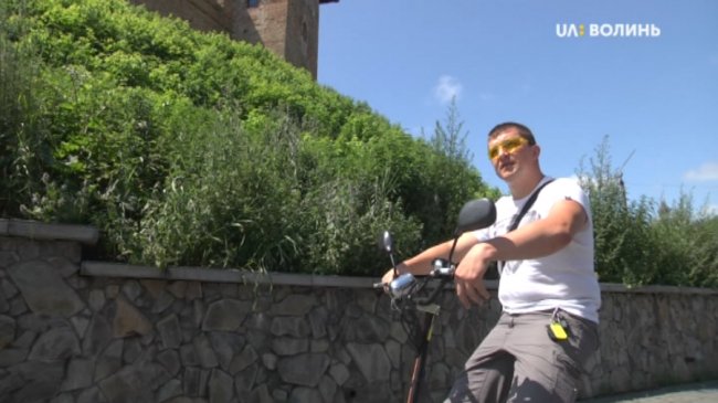 У Луцьку замок Любарта обростає хащами