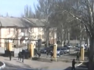 Відео спроби штурму телеканалу в Донецьку