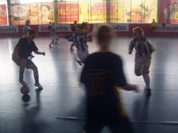 У Луцьку близько 60 жінок ганяли у футбол