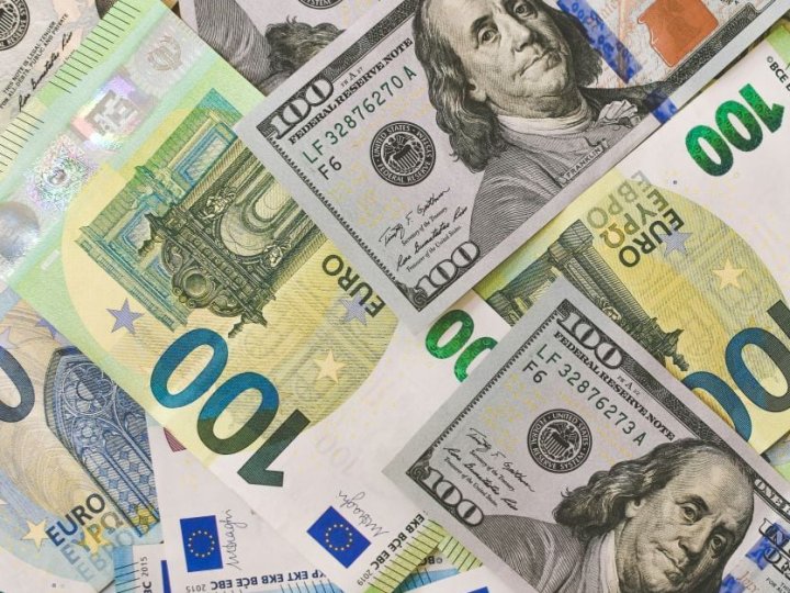 Курс валют на 20 листопада: скільки коштуватимуть долар, євро та злотий