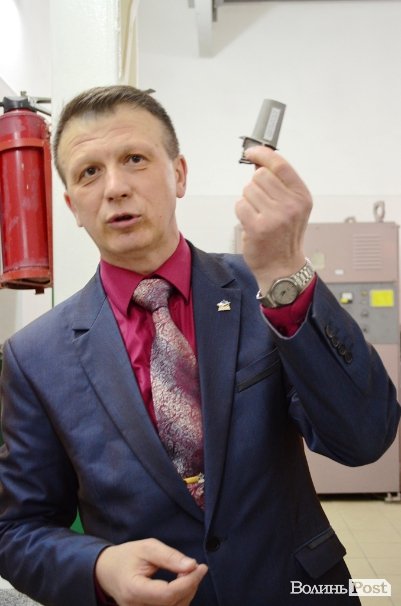 Ось така деталь двигуна (лопатка) вартує майже 2 тисячі доларів