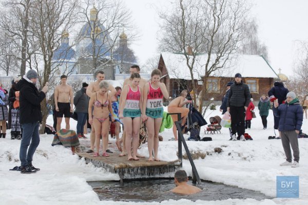 Як на Водохреще пірнали у Нововолинську