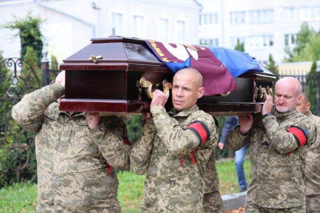 У Луцьку попрощалися з воїном Олексієм Кривовим