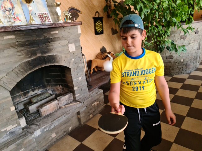 Коні і сільський колорит: як допомагають долати стрес дітям переселенців на Волині