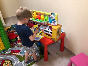 На Волині благодійники подарували іграшки для лікувальних закладів. ФОТО