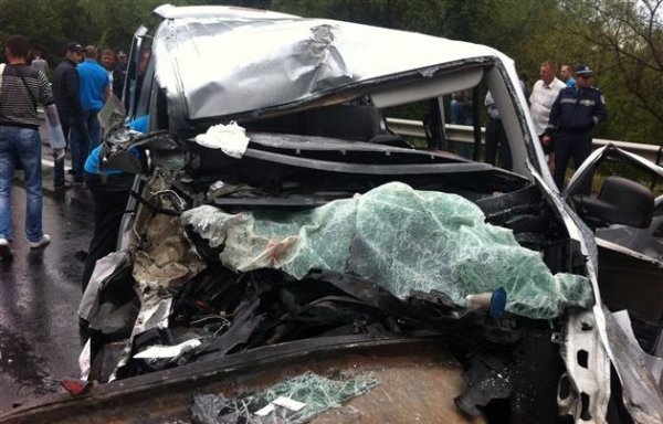 Смертельне зіткнення вантажівки та двох бусів на Закарпатті. ФОТО. ВІДЕО