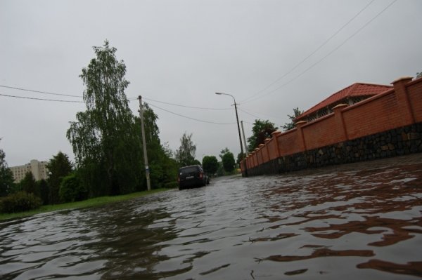 Як «плавав» Луцьк. ФОТО. ВІДЕО