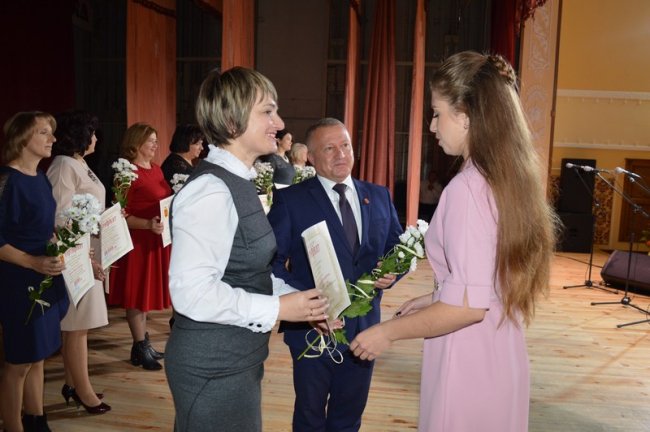 У Ковелі преміювали «Успішних педагогів». СПИСОК