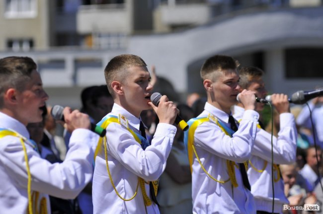 Фото випускного у військовому ліцеї в Луцьку