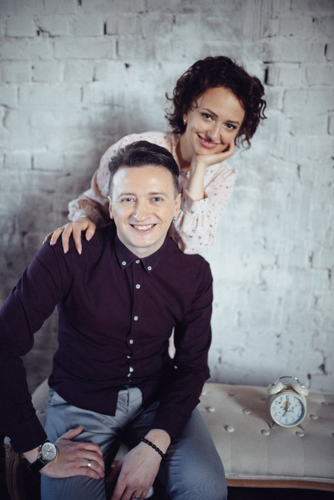 Луцькі телеведучі знялись у фотосесії в стилі «Friends». ФОТО