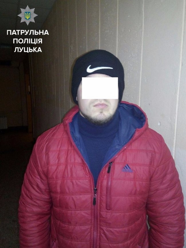 Нічний Луцьк: патрульні спіймали чоловіків з наркотиками