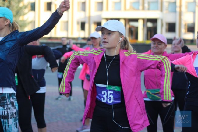 У місті на Волині день фізкультури відзначили забігом «Під каштанами». ФОТО