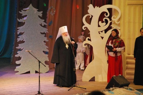 Священики влаштували обездоленим дітям свято. ФОТО