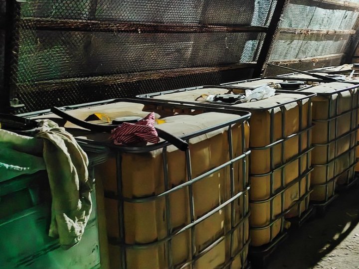 З підпільної АЗС на Волині вилучили понад 4 тисячі літрів пального