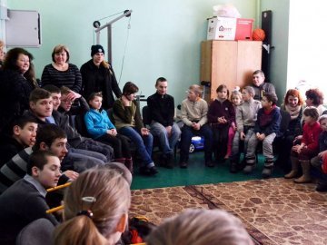 Як поліція та волонтери розважали «особливих дітей»