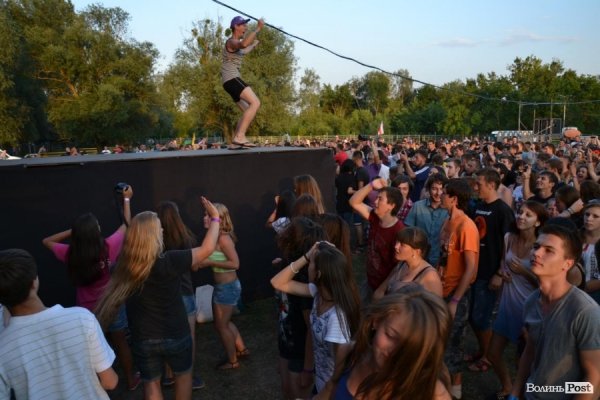 У Луцьку музиканти висміяли сепаратистів і тітушок. ФОТО