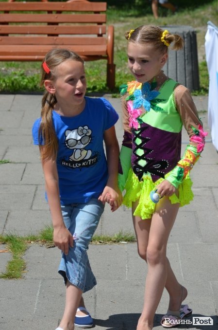 У Луцьку відзначили День молоді та День Конституції. ФОТО