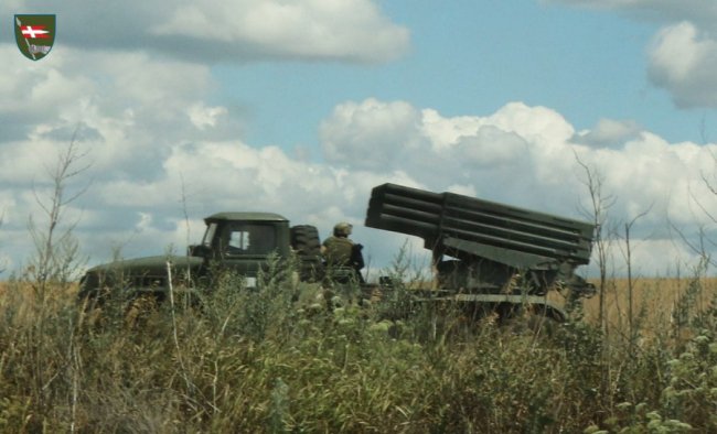 Показали, як артилеристи волинської бригади надсилають «подарунки» ворогу. ФОТО