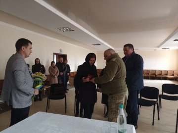 Орден «За мужність», яким посмертно нагородили Героя з Волині, вручили його дружині 