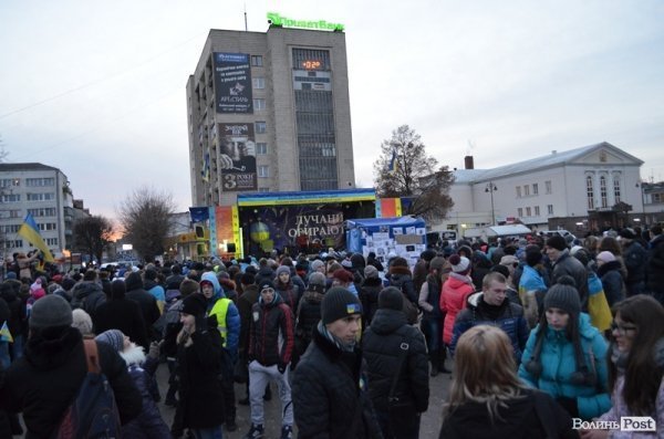 Третій день Нового Майдану у Луцьку. ФОТО