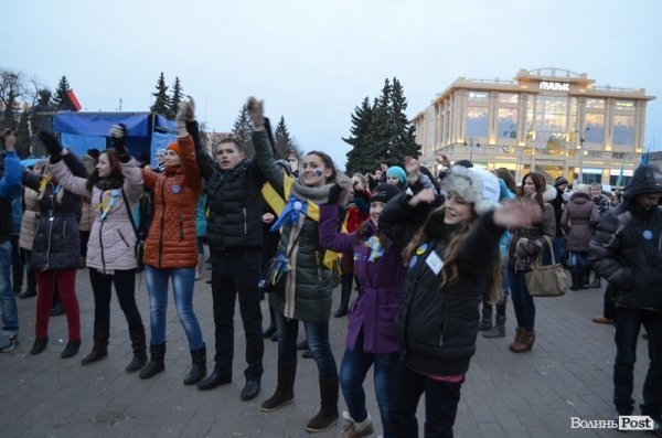 Третій день Нового Майдану у Луцьку. ФОТО