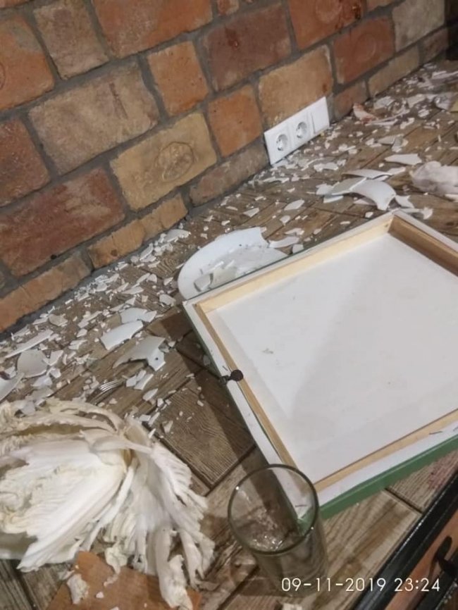 На Волині компанія юнаків розтрощила все у будиночку, де святкувала день народження. ФОТО 