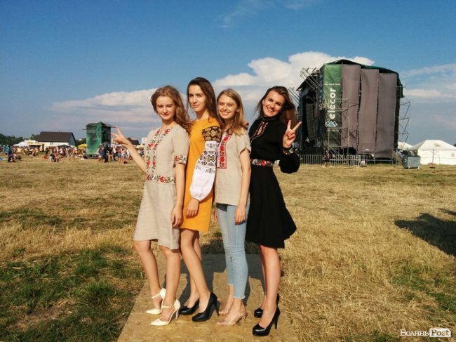 Фешн на Бандерштаті. Моделі в одязі від компанії Едельвіка