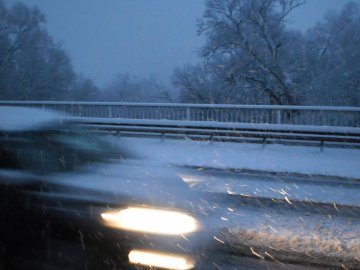 Європу накрили снігопади та сильні дощі