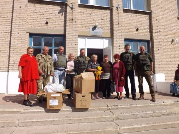 Делегація з Луцька відвідала лучан та волинян, які служать в зоні АТО. ФОТО