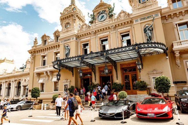 Яхти, пальми та спорткари: луцький фотограф показав красу Монте-Карло