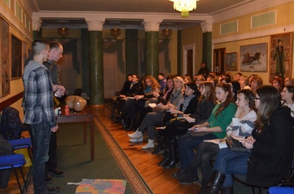  У Луцьку «Правий сектор» влаштував медичні навчання. ФОТО