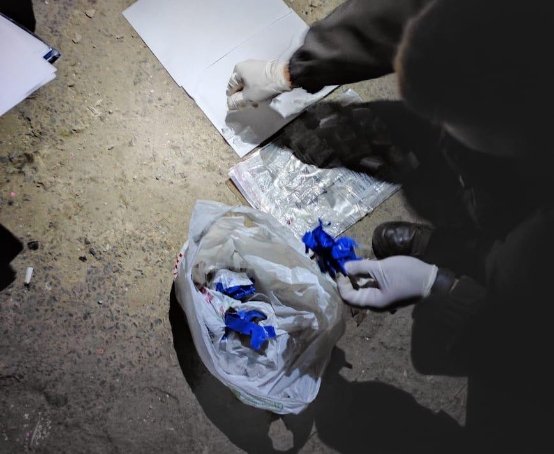 У Луцьку на пошті затримали 20-річного хлопця з кілограмом наркотиків. ФОТО