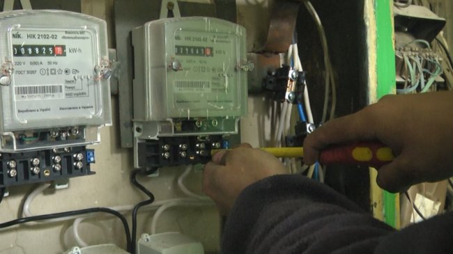 У якому стані перебуває електропроводка у будинках Луцька. ФОТО. ВІДЕО