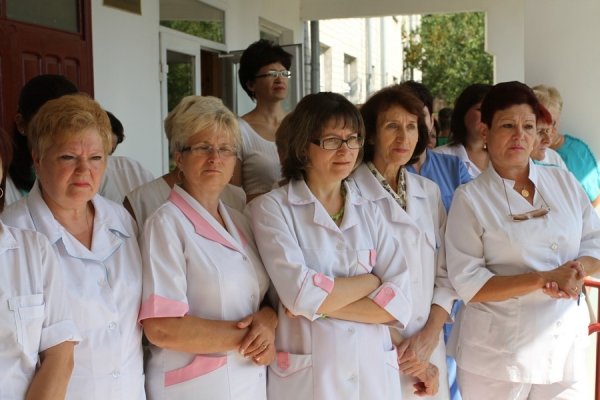 Горохівським медикам подарували новий реанімобіль. ФОТО